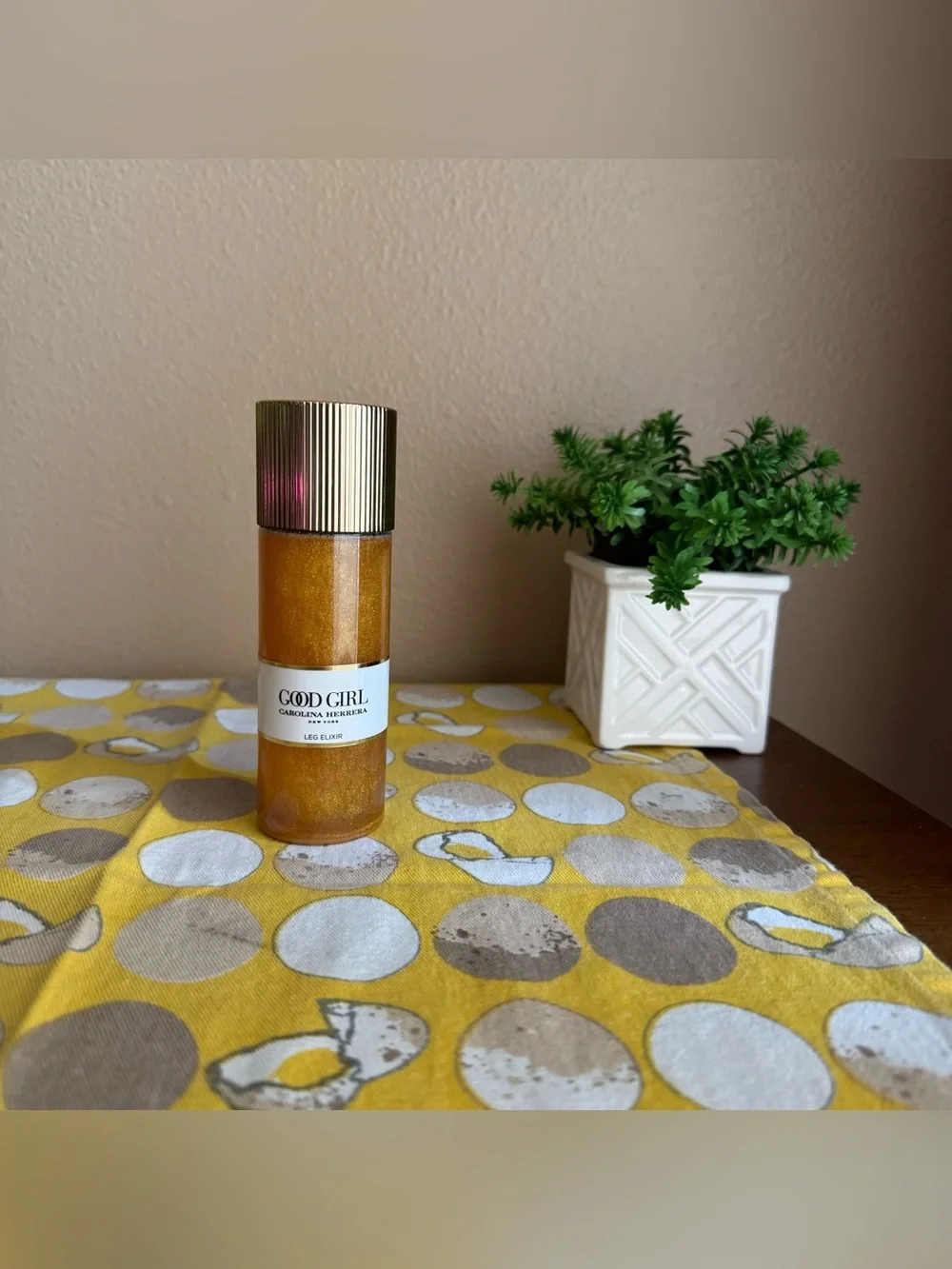 Carolina Herrera Good Girl Leg Elixer glittery gold body oil 3.4 oz